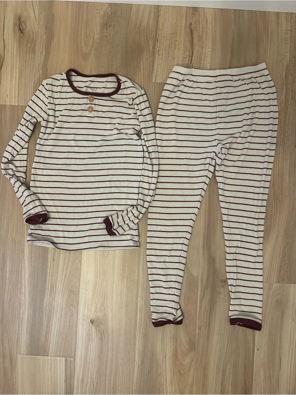 Kyte BABY Cream and Burgundy Striped Pajama Set size 7